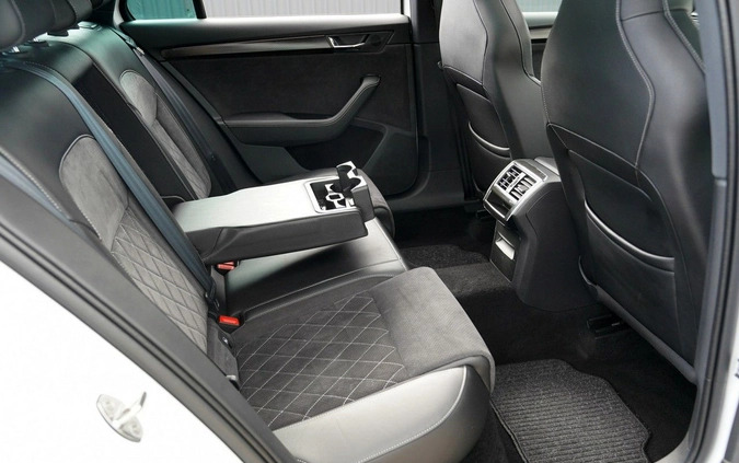 Skoda Superb cena 118699 przebieg: 92097, rok produkcji 2021 z Otmuchów małe 781